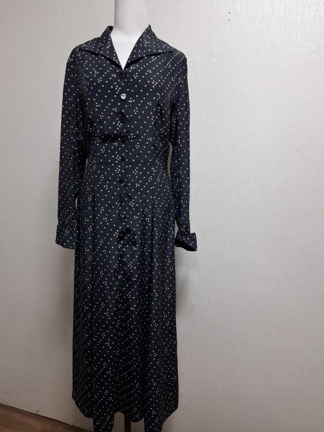 NORMA KAMALI 노마 카말리 별패턴 폴리롱원피스 찰랑찰랑매끄러운 상품이미지1