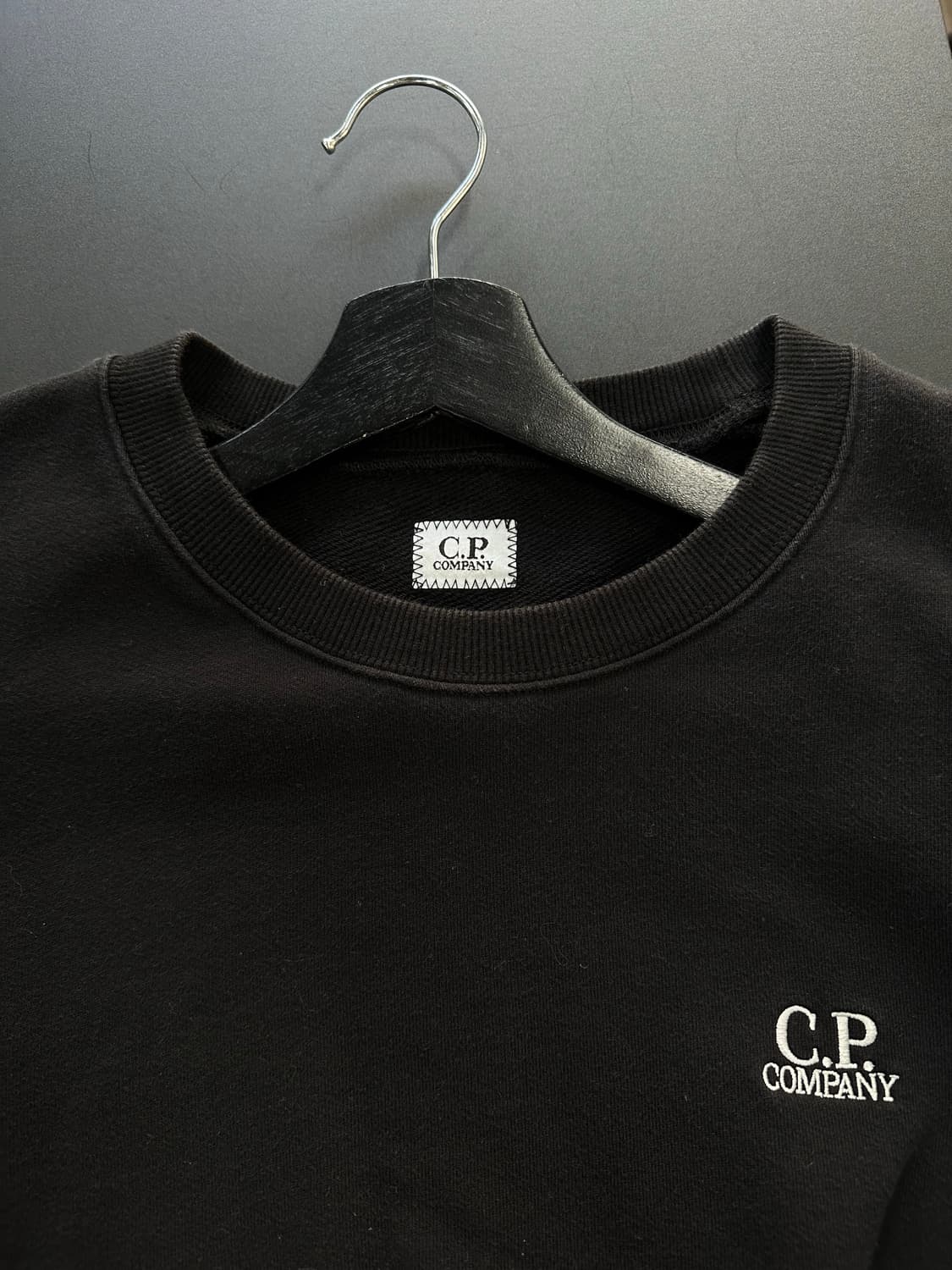 C.P 컴퍼니 자수로고 맨투맨  상품이미지5