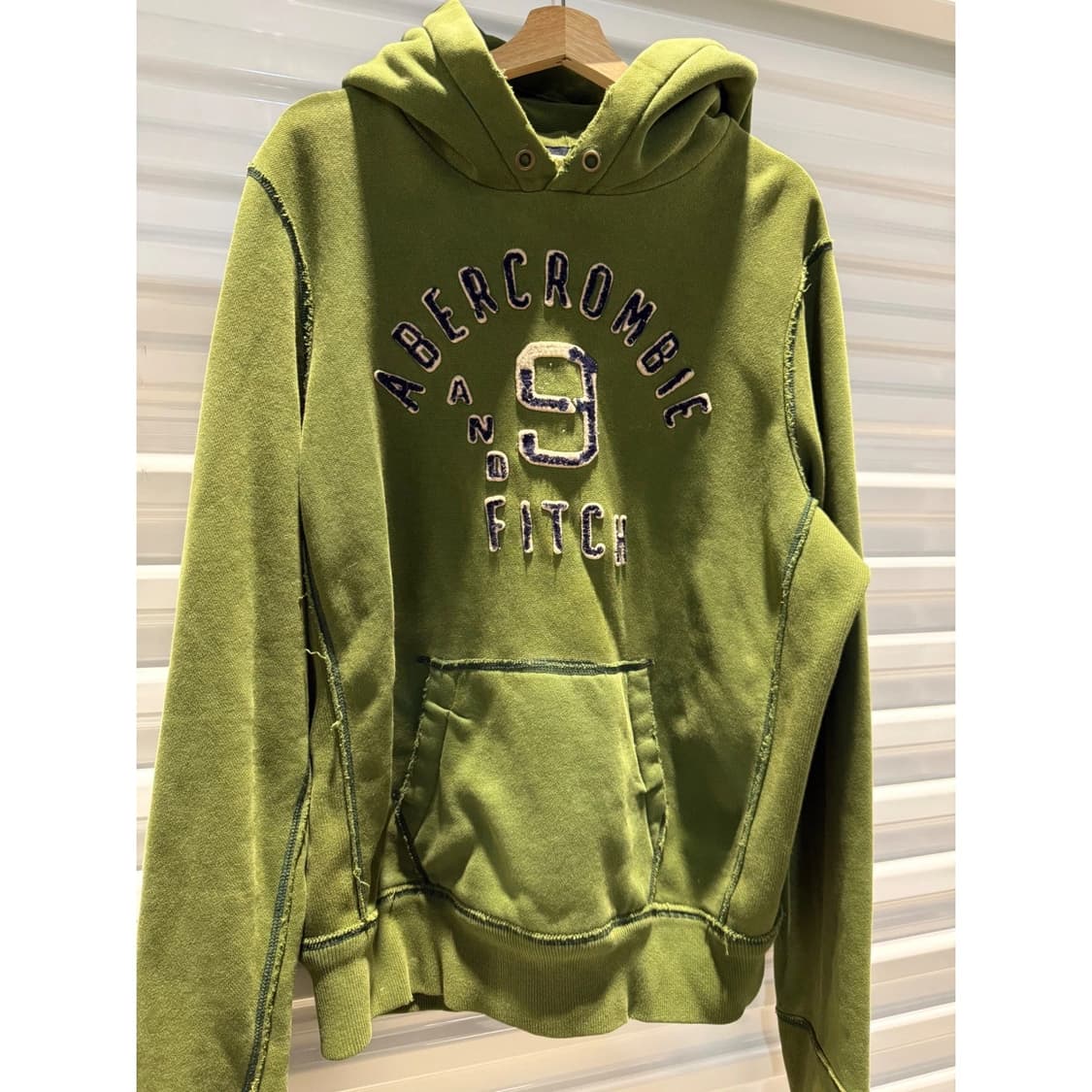 아베크롬비 앤 피치 9 아치 로고 빈티지 후드티 상품이미지2