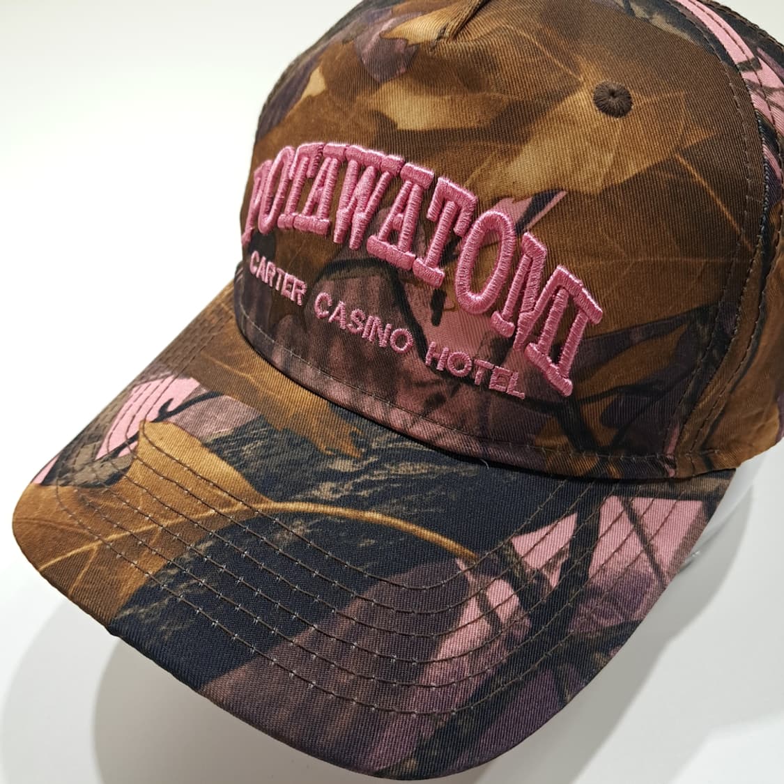 포타와토미 카터 카지노 호텔 핑크 카모 자수 볼캡 P2031 상품이미지1