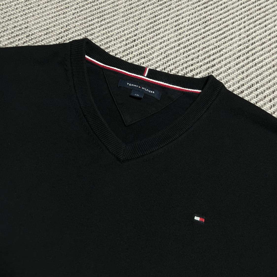[M] Tommy 타미힐피거 블랙 코튼 브이넥 니트 상품이미지4