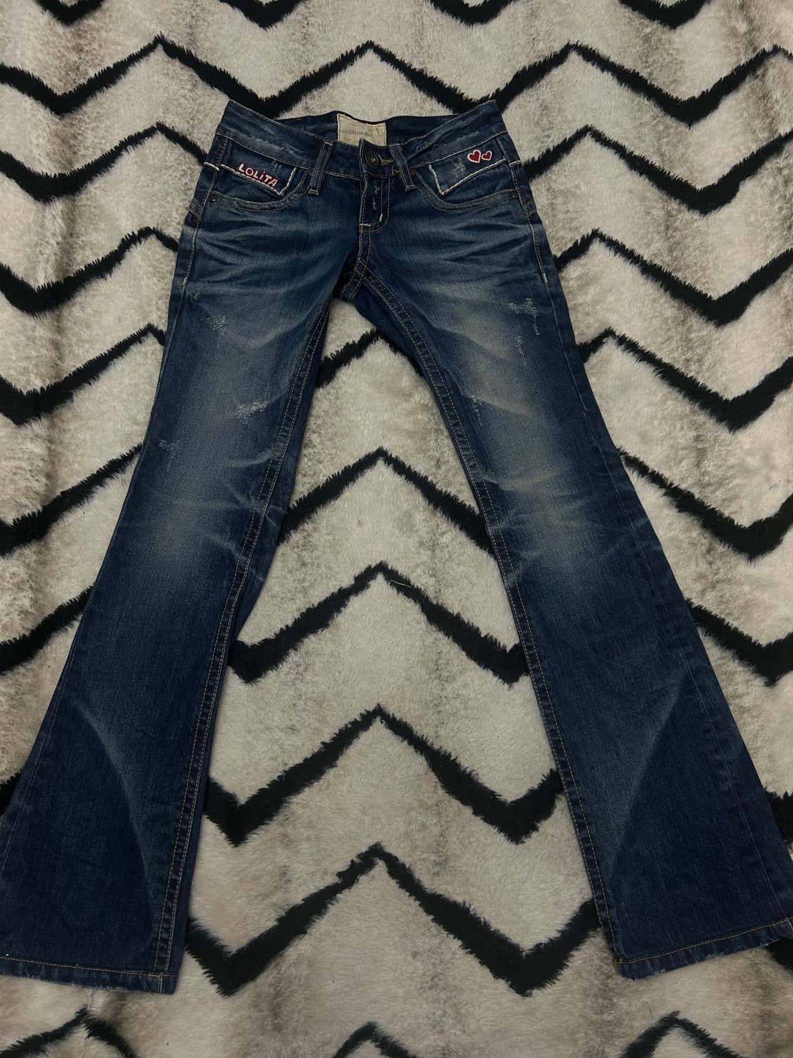 [24]Loita Jeans 패치 워싱 부츠컷 데님팬츠 상품이미지3