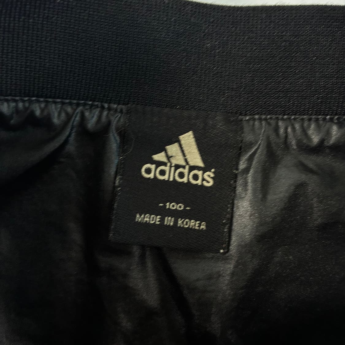 Adidas  아디다스 글로시 하프버튼 블랙 웜업 맨투맨 상품이미지6