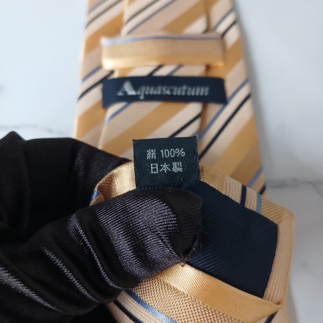 아쿠아스큐텀 넥타이 골드 스트라이프 A+~A등급 E895
 상품이미지8