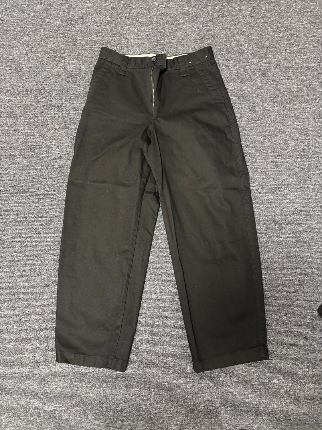 유니클로 와이드 핏 치노팬츠 블랙 73 사이즈 상품이미지1