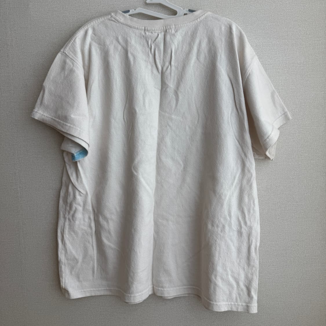 L 더뮤지엄비지터 반팔 핸드 스프레이 반팔티셔츠 상품이미지2