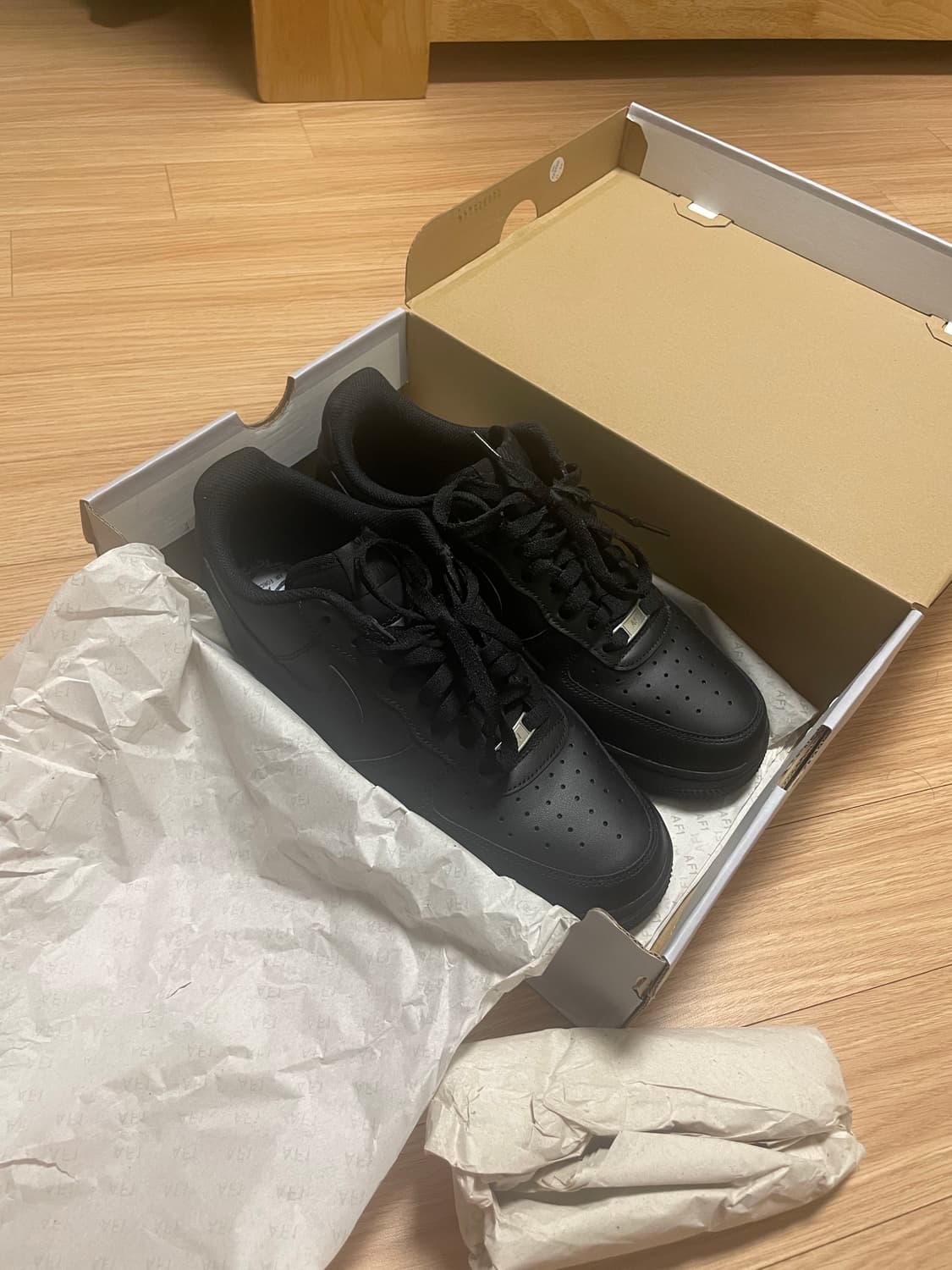 나이키 에어포스1 블랙 새상품 285(밑창 보강) 상품이미지1