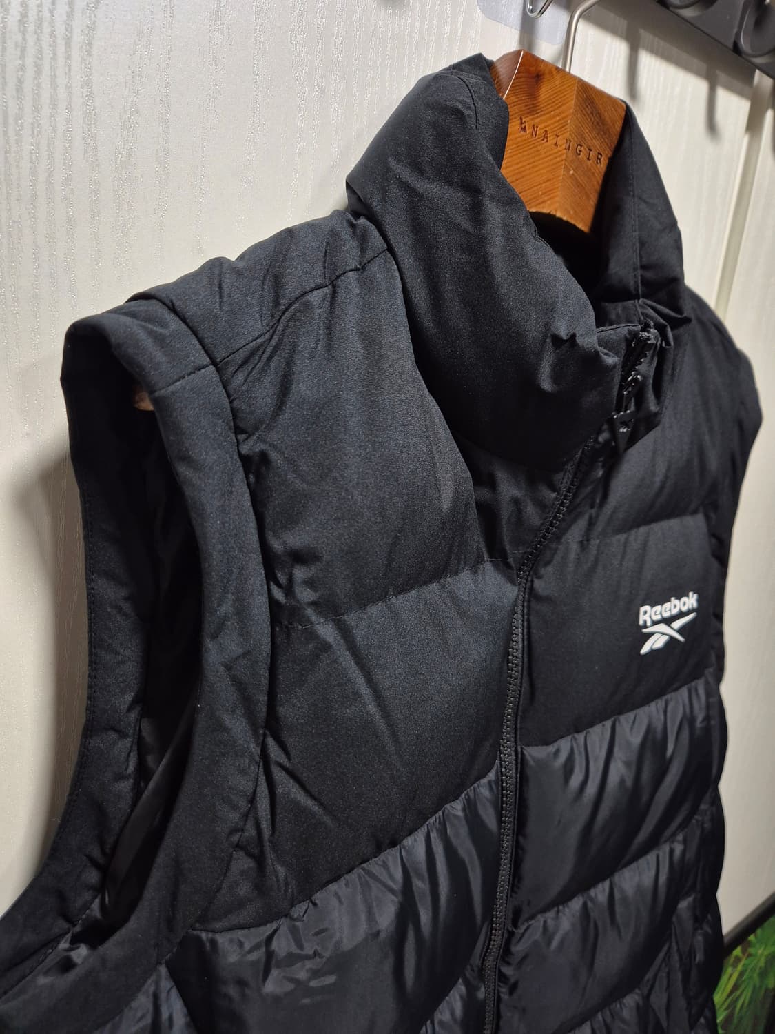 (세일)(새상품)리복 블랙 패딩 조끼 상품이미지4