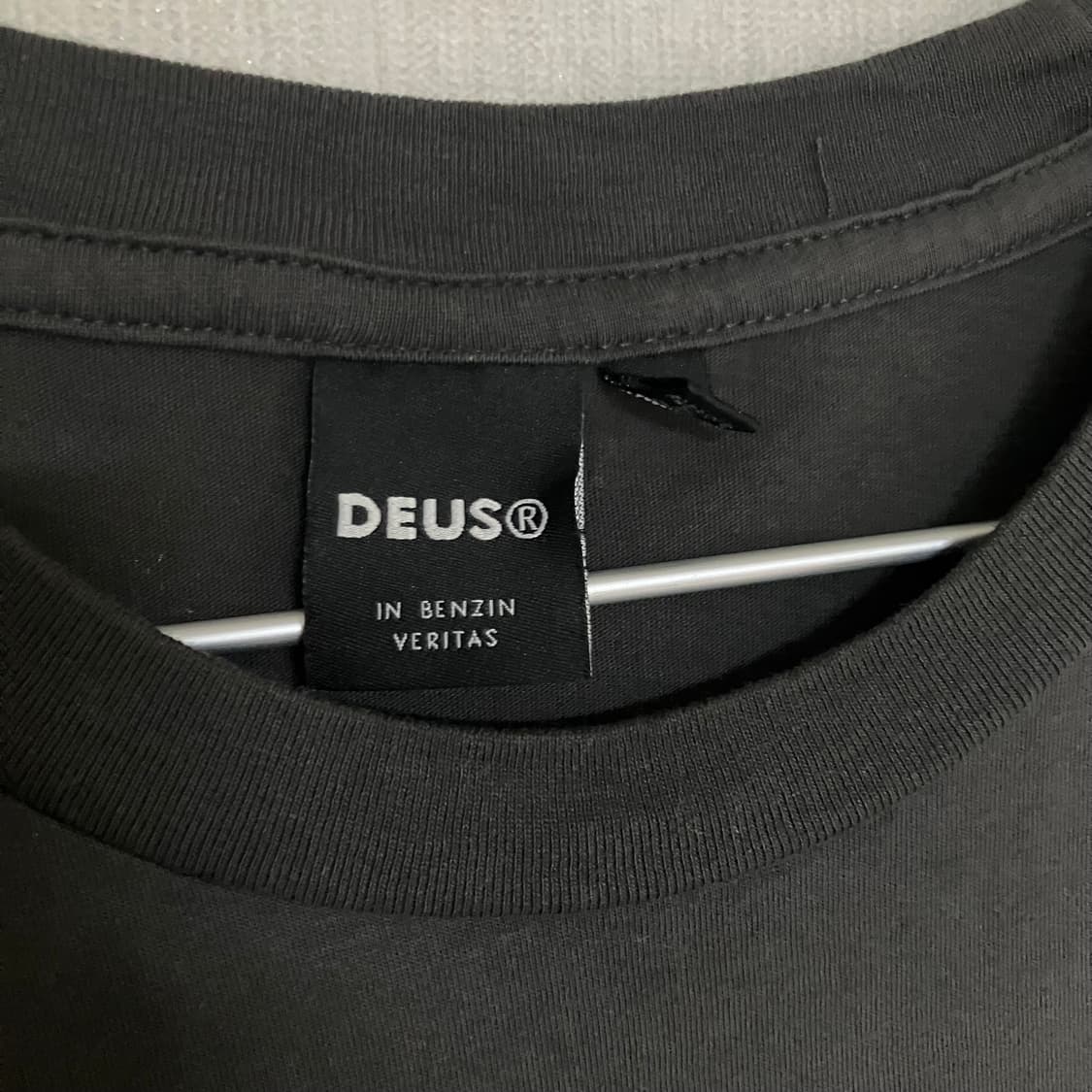 [L] 데우스엑스마키나 Bellwhether 반팔 상품이미지3