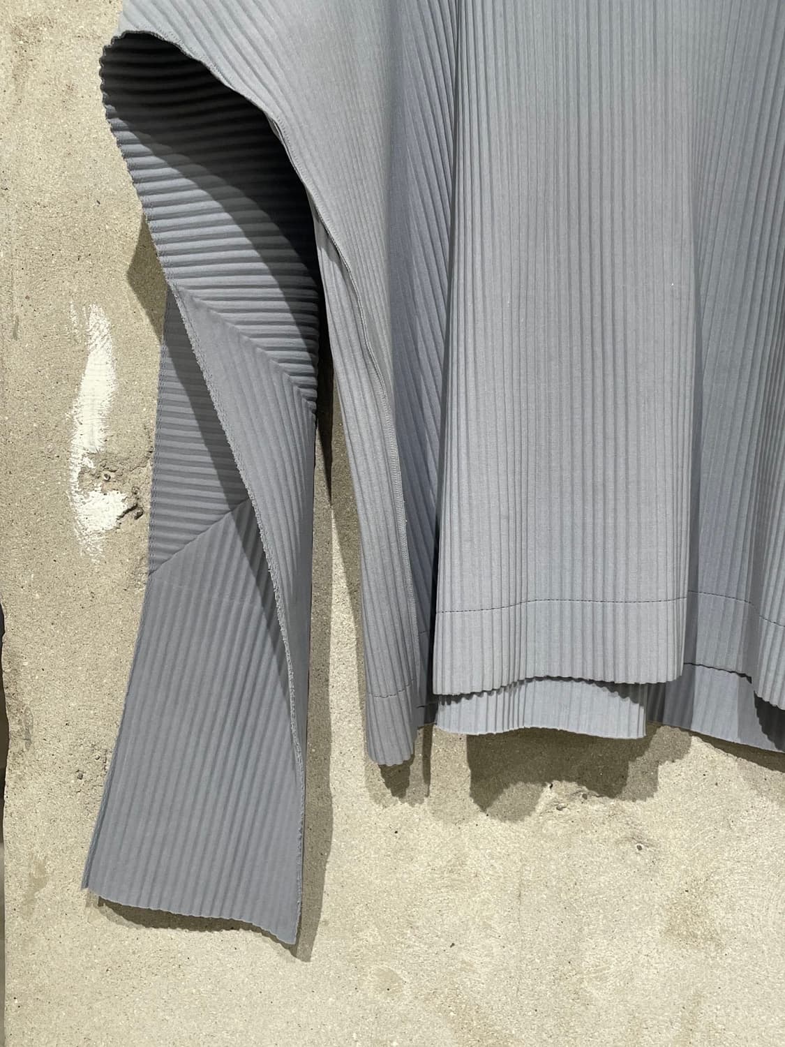 이세이 미야케 미 그레이 플리츠 롱 슬리브 상품이미지4