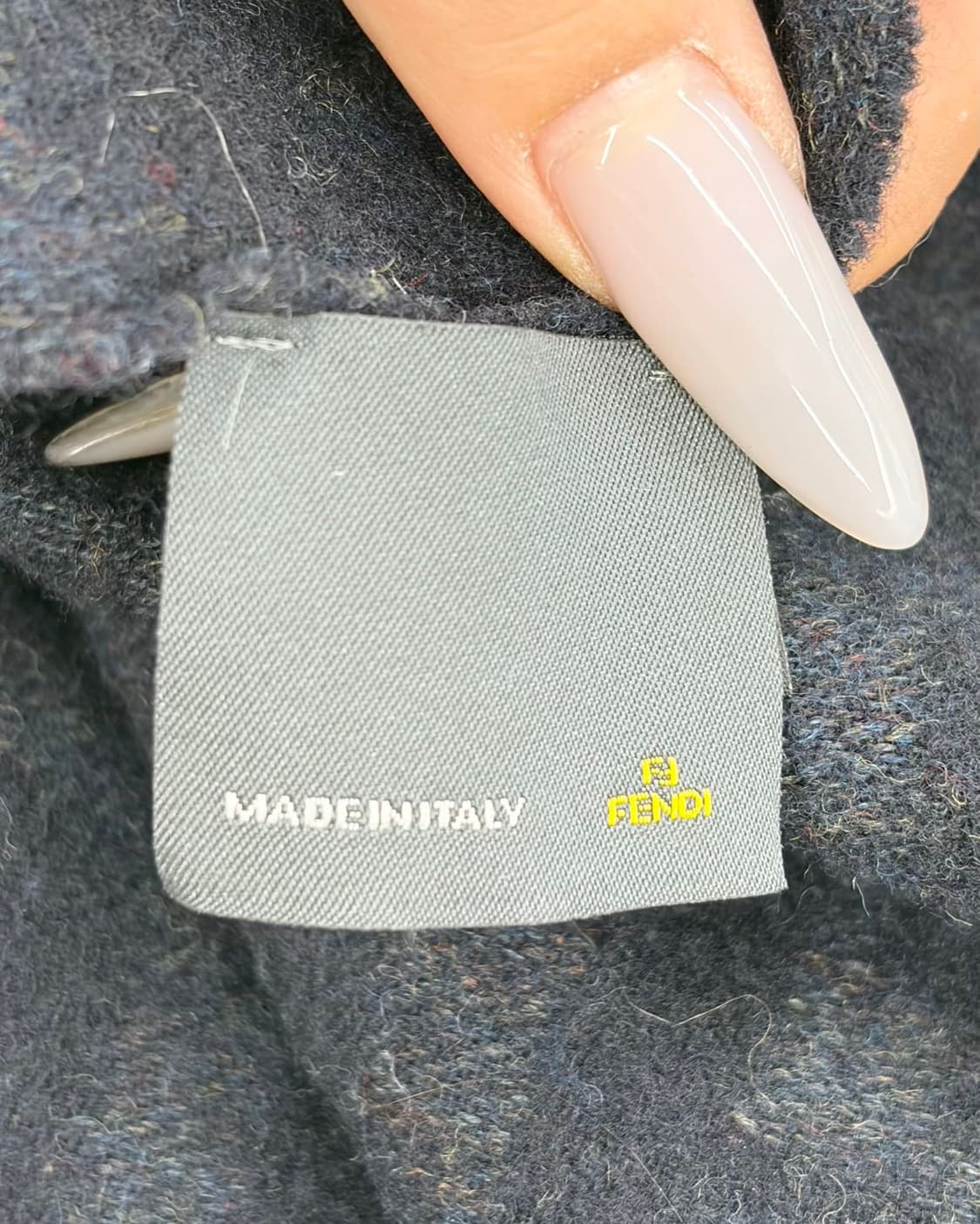 펜디 차콜 울 캐시미어 머플러  상품이미지4