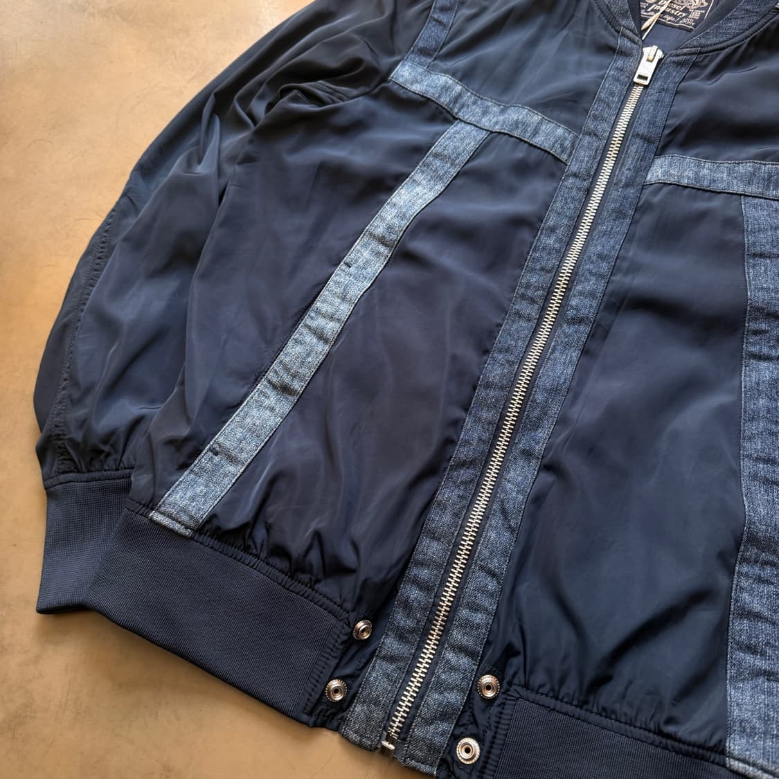 디젤 라이트 나일론  스트랩 디테일 자켓 상품이미지4