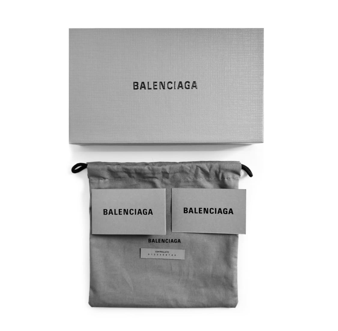 발렌시아가 패스포트 버티컬 홀더 바이폴드 여권 케이스 지갑 다크 그레이 상품이미지8