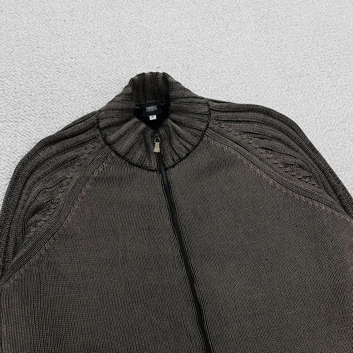 베르사체 진스 꾸띄르 가먼트다이드 니트 집업 상품이미지2