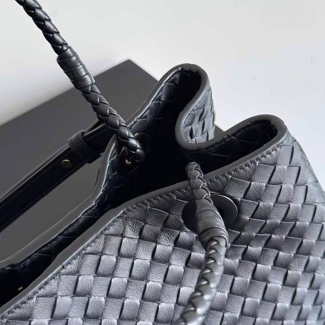 보테가 베네타 스몰 인트레치아토 토트 백 상품이미지5