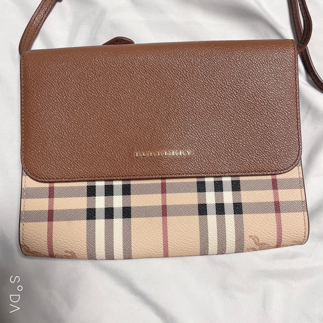 버버리 미니 크로스백 상품이미지2