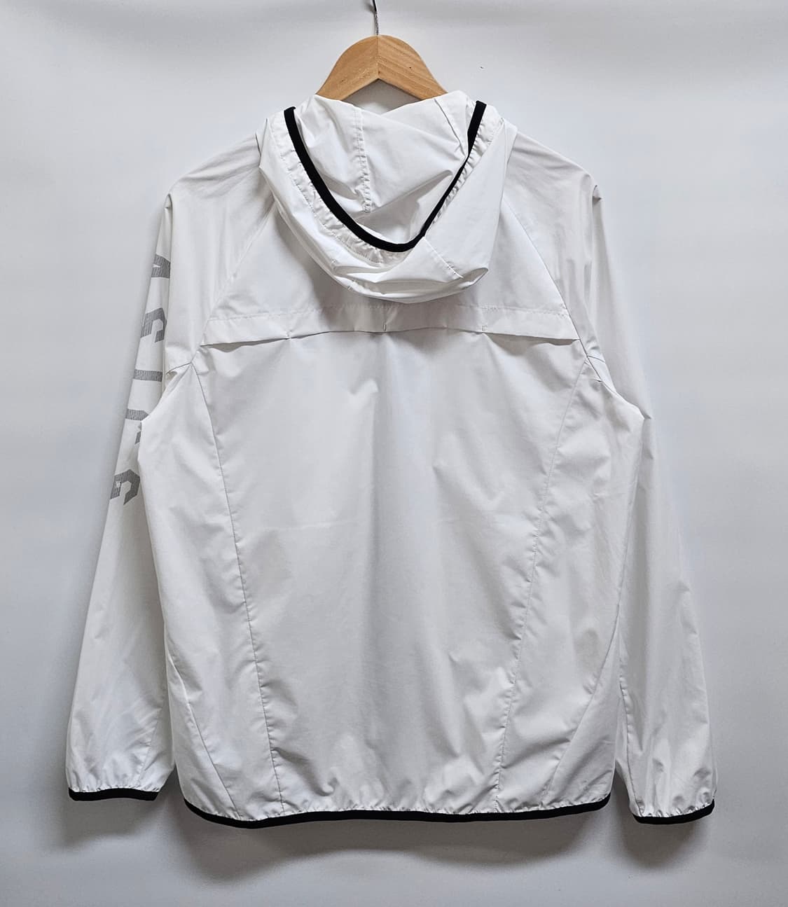 아식스 러닝 후드 바람막이 L 상품이미지2