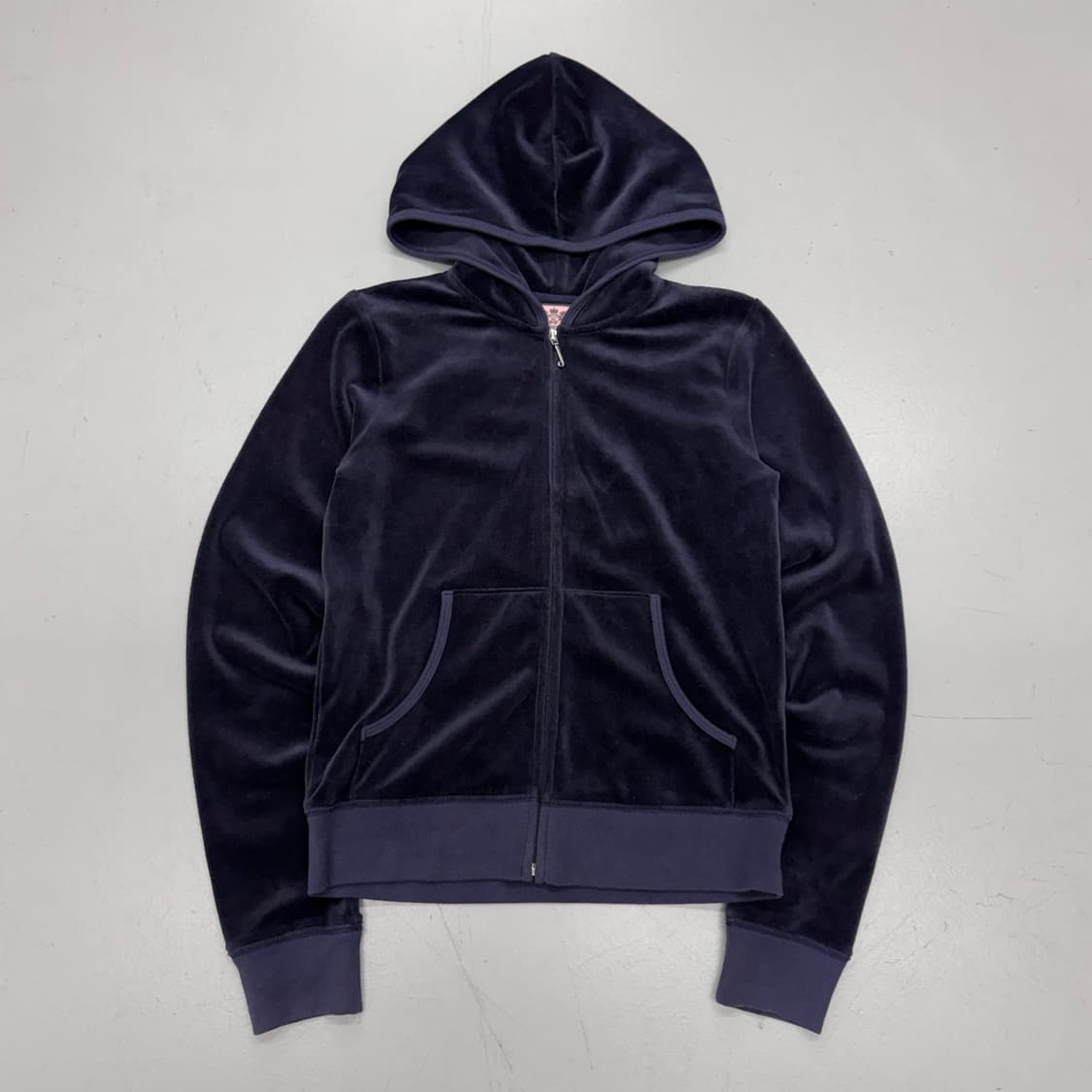 쥬시꾸뛰르 Y2K 딱붙 크롭 벨벳 후드집업 상품이미지2