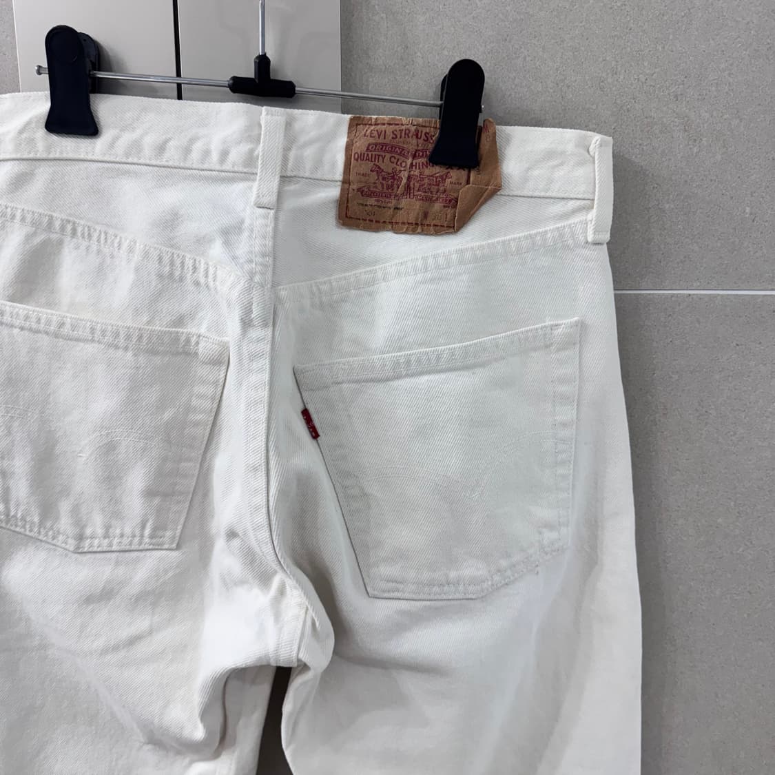 리바이스 501 화이트 데님진 여성26-27 추천 상품이미지4