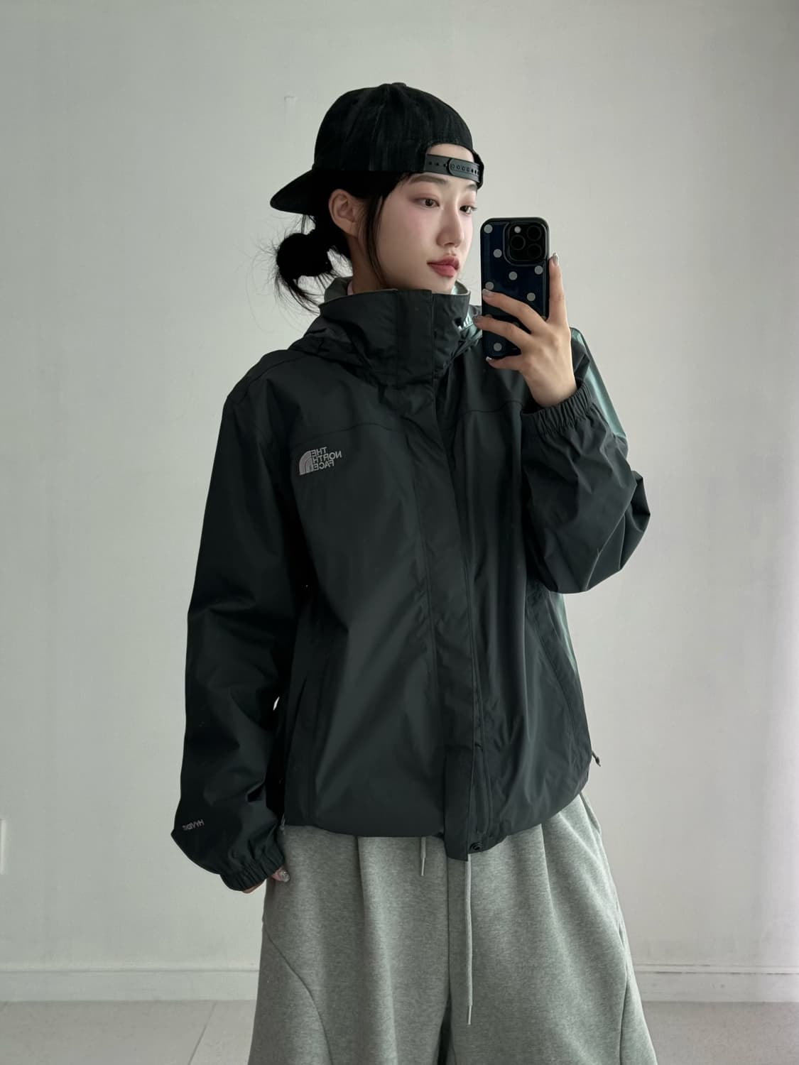 노스페이스 차콜 바람막이 상품이미지3