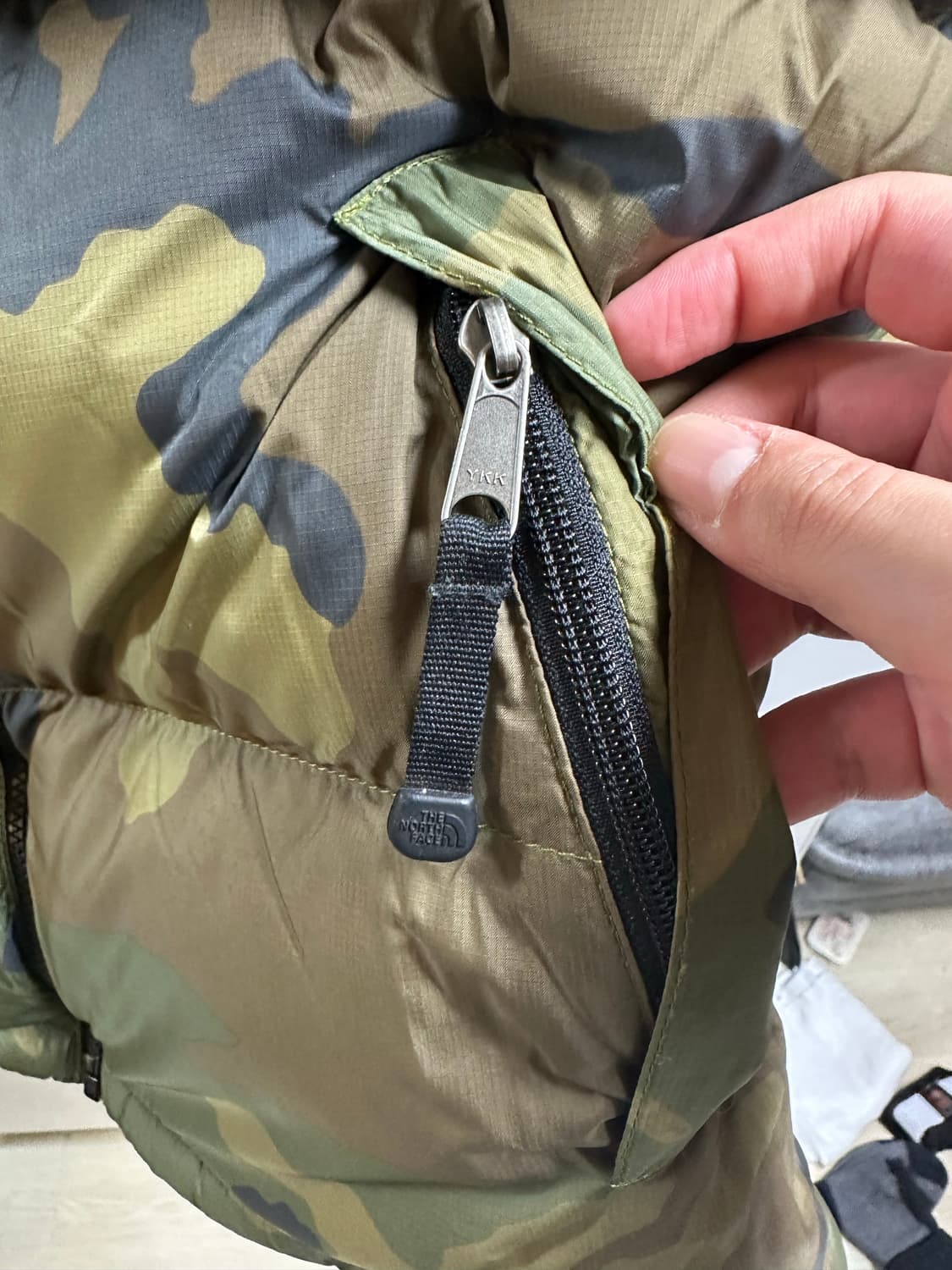 NORTHFACE 노스페이스 카모 중앙 로고 조끼 패딩 상품이미지4