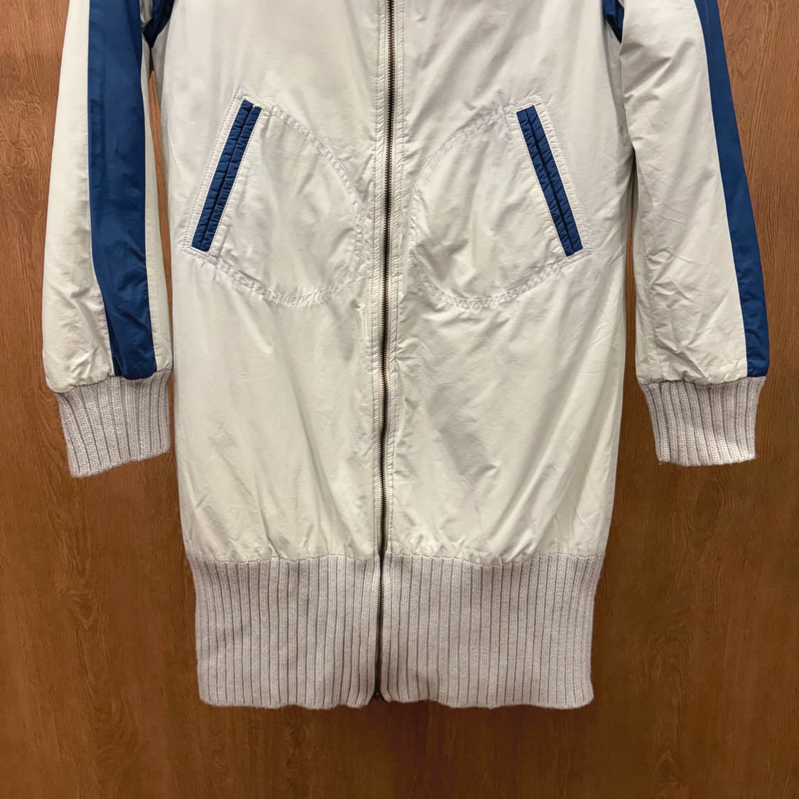 디젤 롱 점퍼 컬러 배색 니트 카라 리브 자수 그래픽 디테일 아이보리 상품이미지5