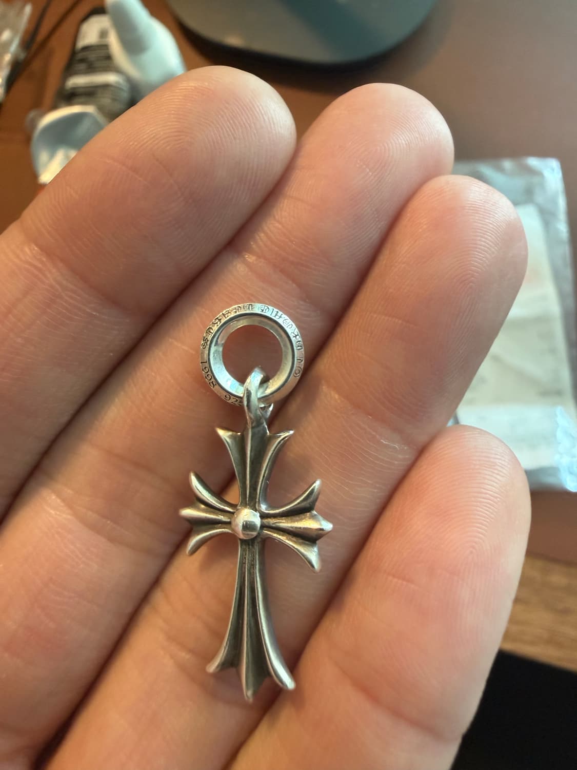 크롬하츠 타이니 크로스 팬던트 상품이미지2