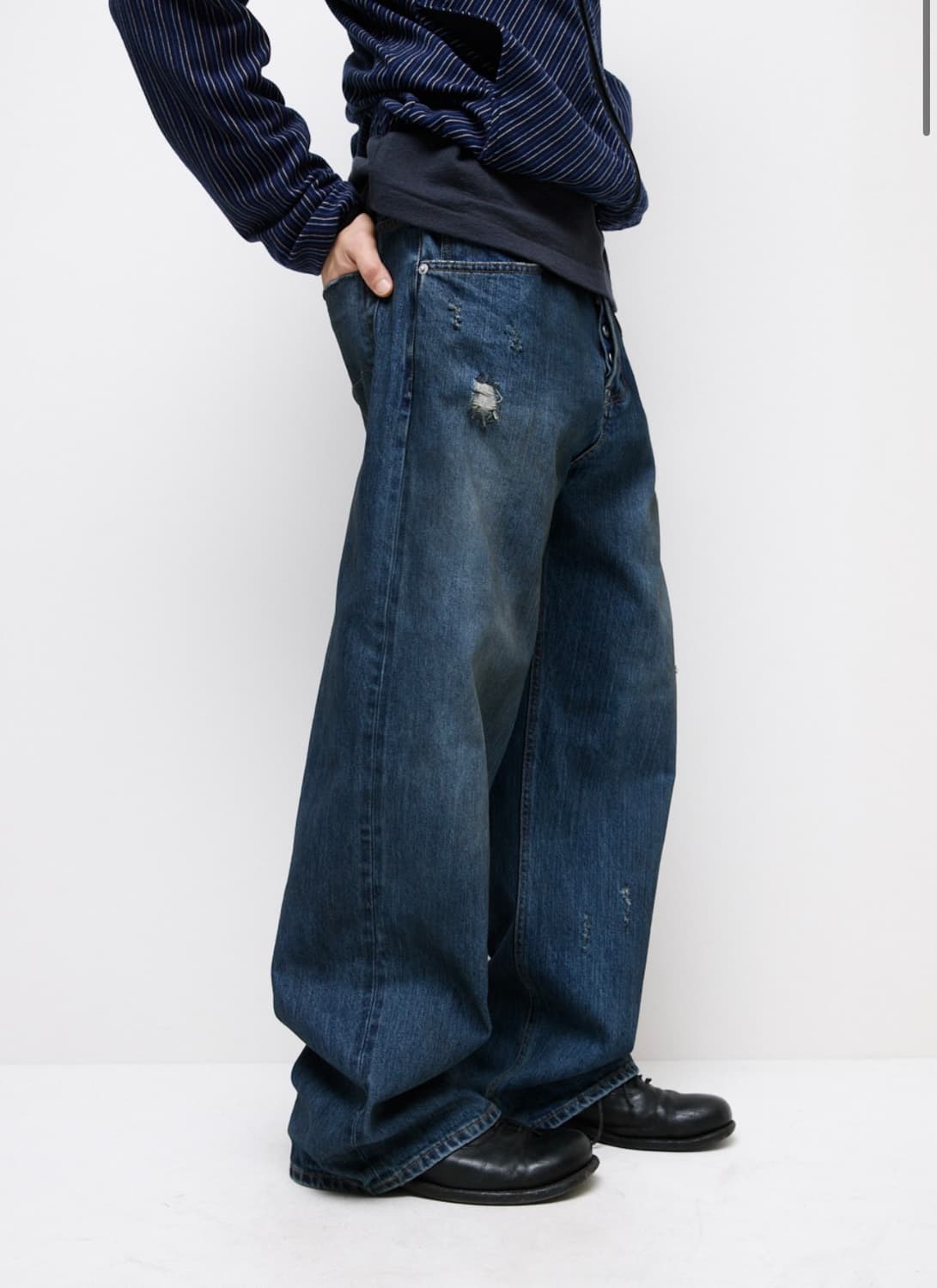 [공홈 품절] 해칭룸 레귤러 슬리브 진 (더스티 블루) 상품이미지1