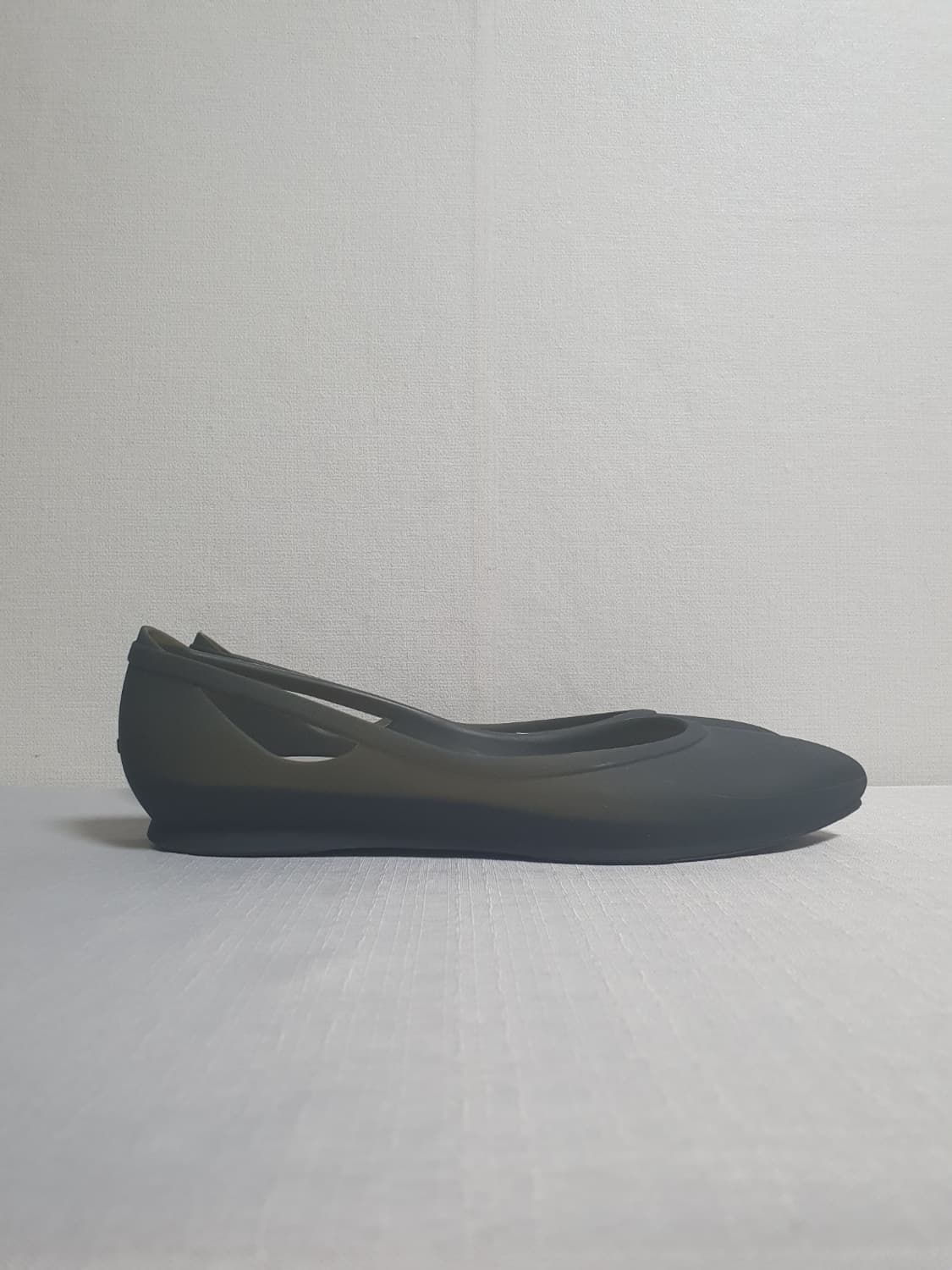 크록스 리오 플랫 슈즈 클리어 블랙 그레이 W8 250mm 상품이미지4