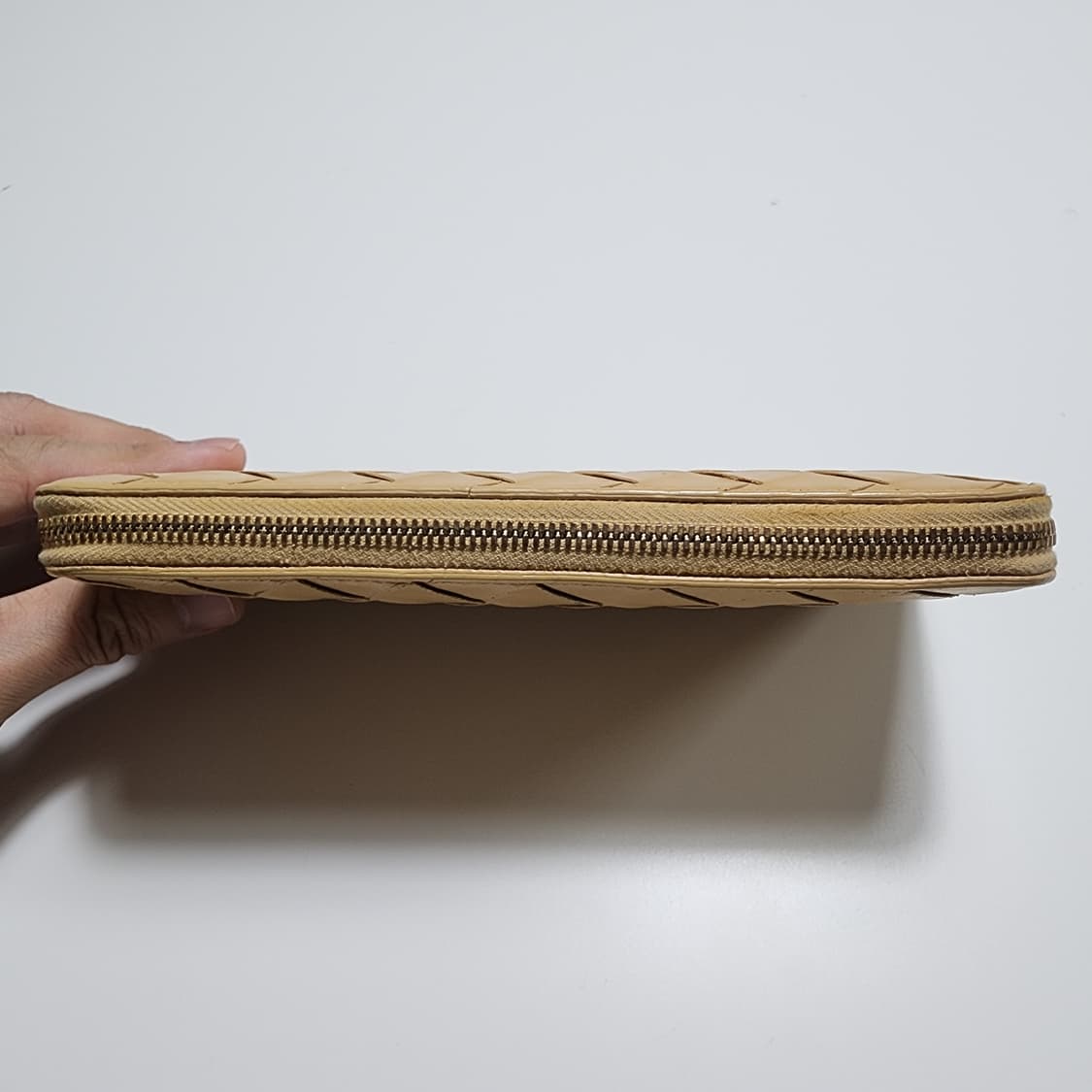 정품 보테가베네타 인트레치아토 지퍼 어라운드 장지갑 상품이미지4