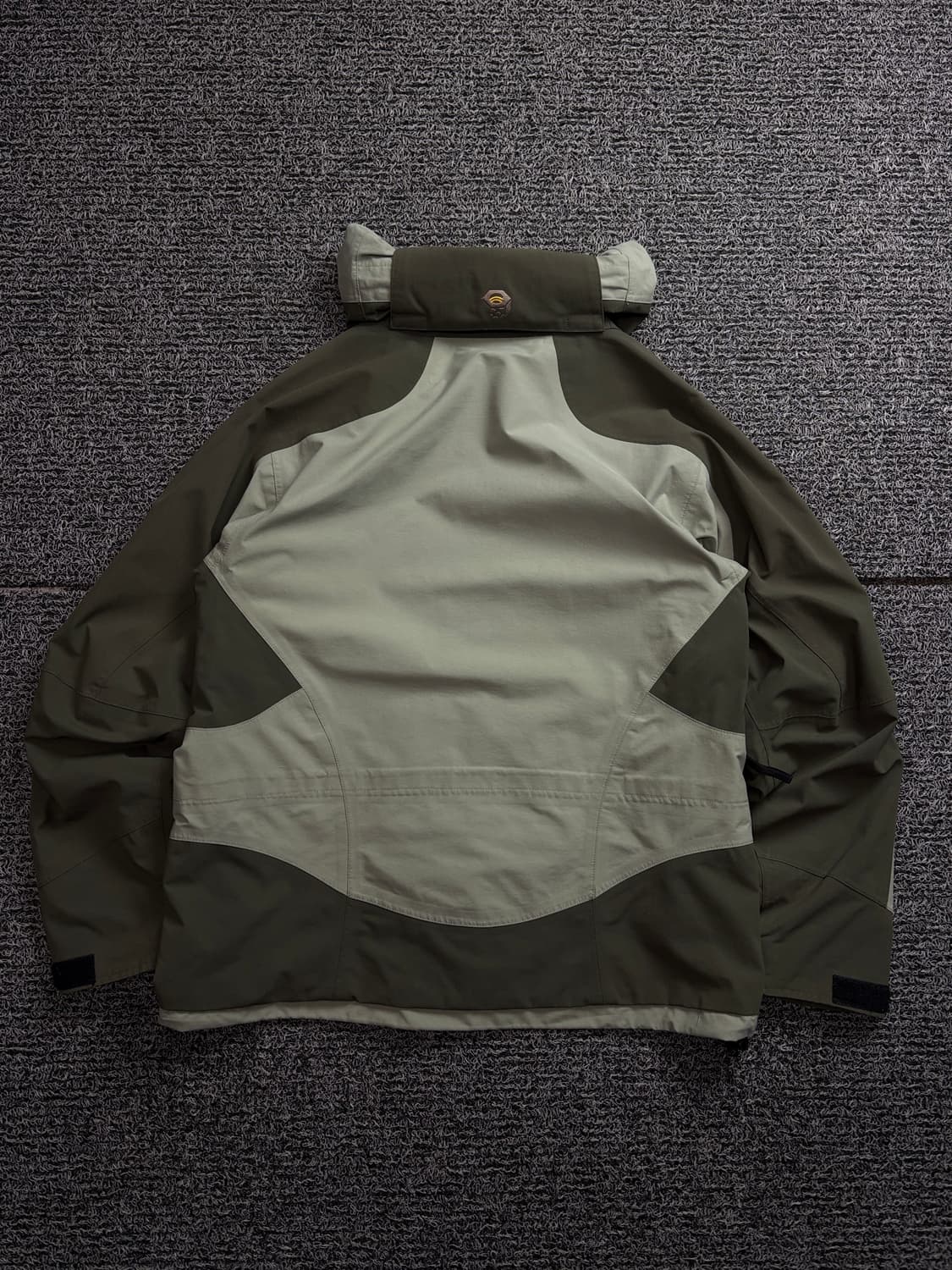 마운틴하드웨어 고어텍스 USA og 배색 마운틴 자켓 카키 1893 상품이미지6