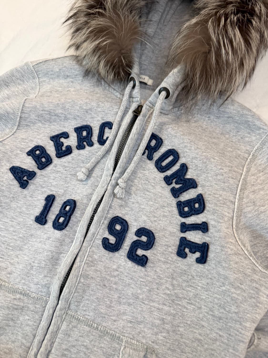 아베크롬비 y2k 울프죠 퍼 후드집업 그레이 상품이미지2