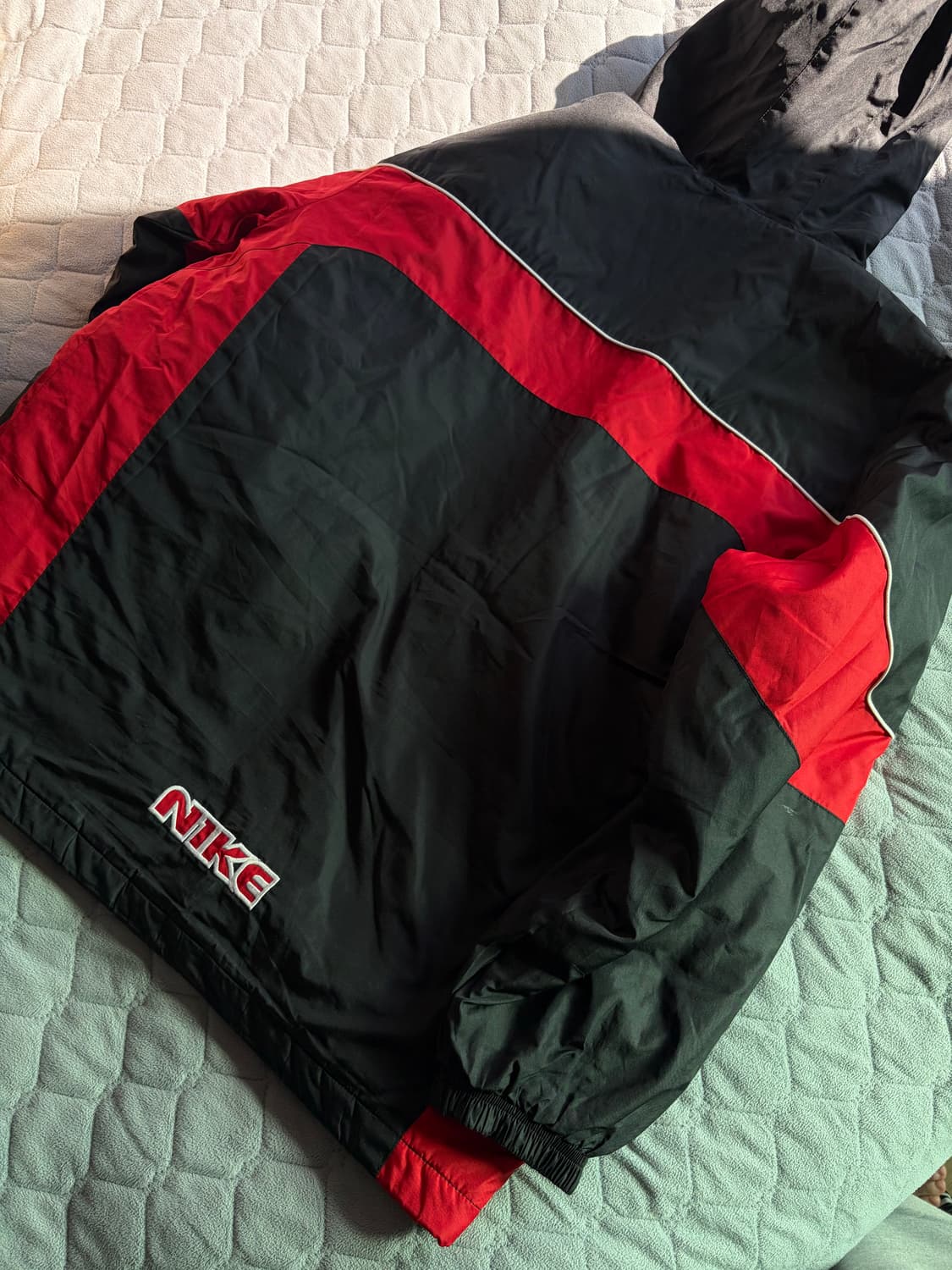 02s Nike 나이키 올드스쿨 레드블랙 누빔 바람막이 상품이미지2