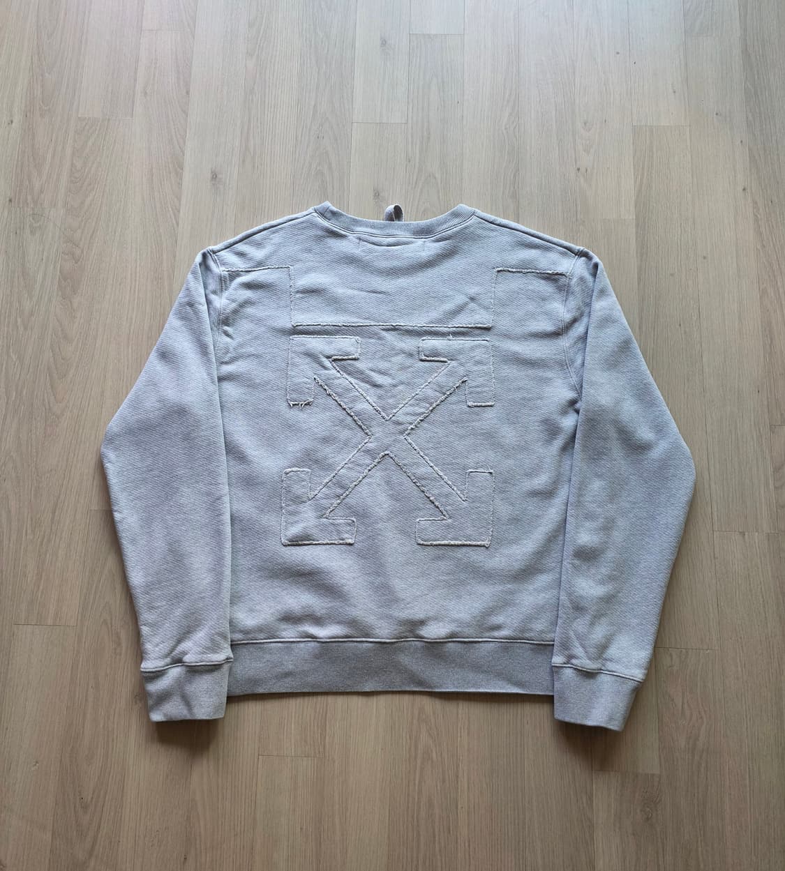 [xl,새상품급]오프화이트 애로우 자수 맨투맨  상품이미지1