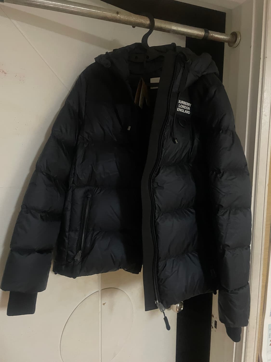 버버리 숏 패딩 상품이미지4