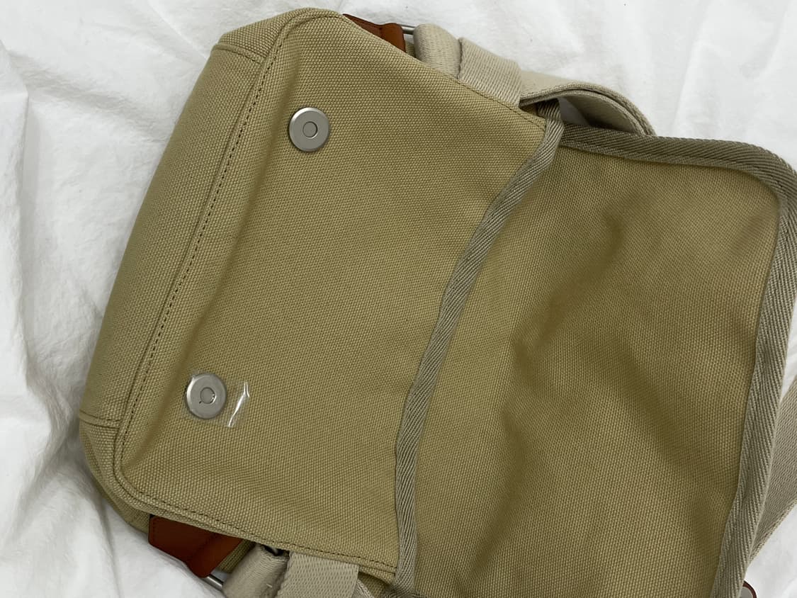 투티에 부트백 미니 베이지 상품이미지3