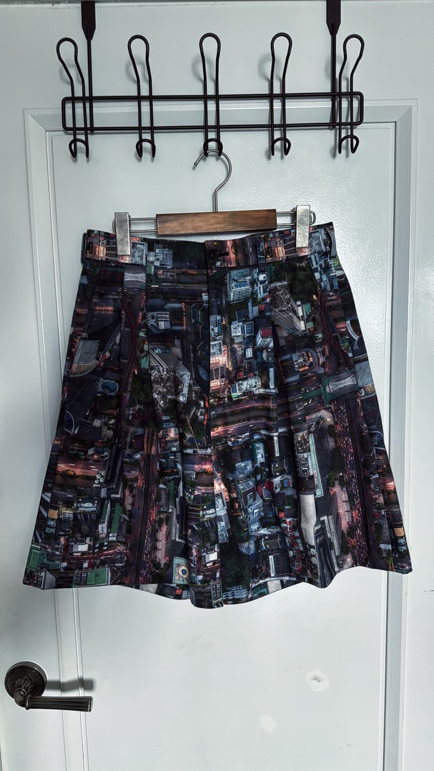 꼼데가르송 옴므 플러스 18aw 오버사이즈 그래픽 쇼츠 상품이미지1