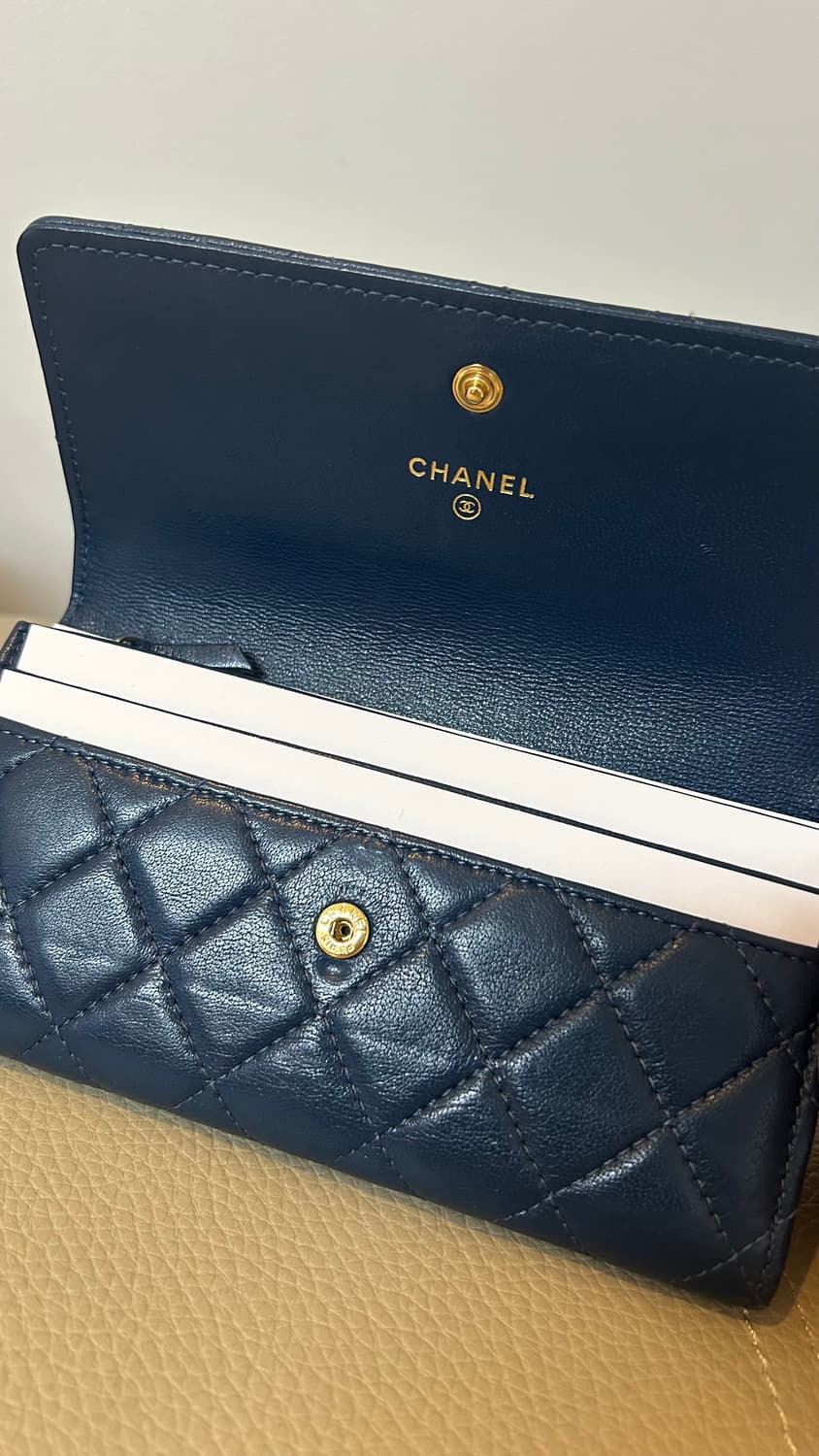 샤넬 다크네이비 중지갑 상품이미지4