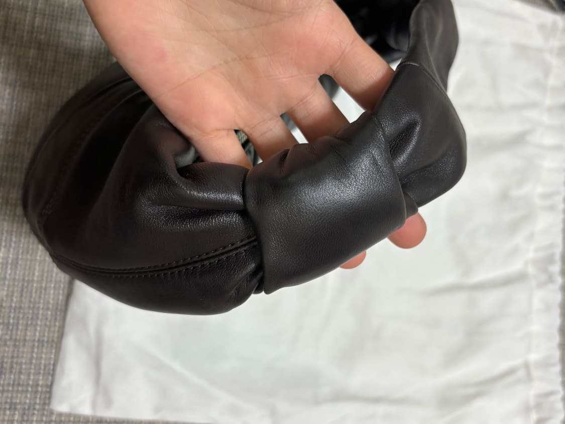 르메르 미니 포춘백 다크초콜릿 판매해요 상품이미지5