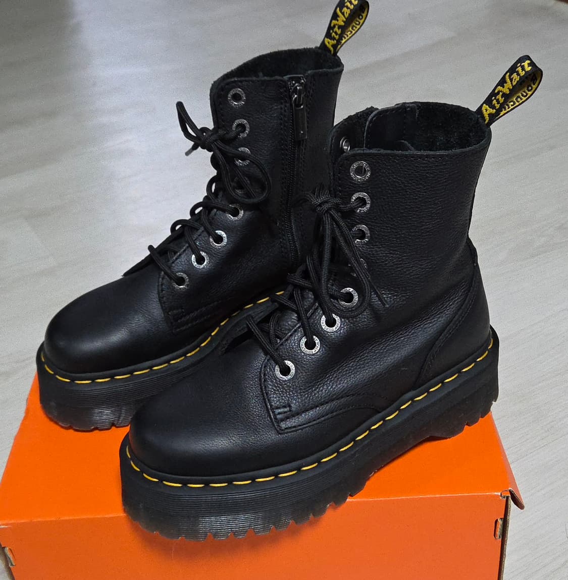 닥터마틴 제이든 3 워커 부츠 상품이미지1