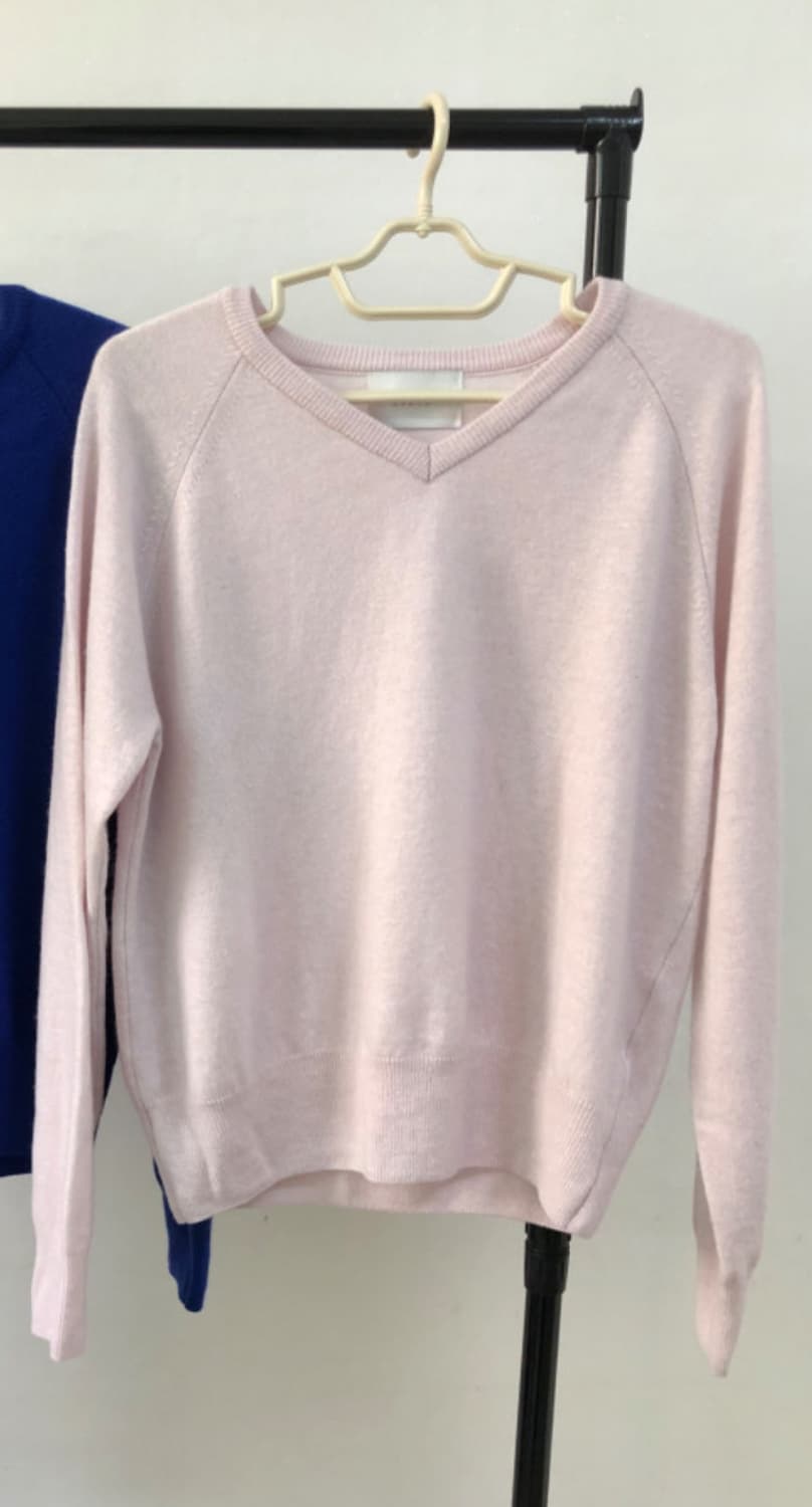 라이컨애로우 FW 캐시미어 브이넥 니트 베이비핑크 상품이미지4