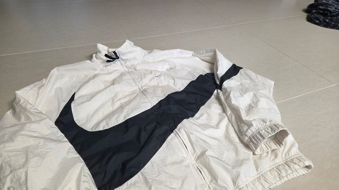 나이키 빅스우시 스테이트먼트  바람막이 점퍼 상품이미지4