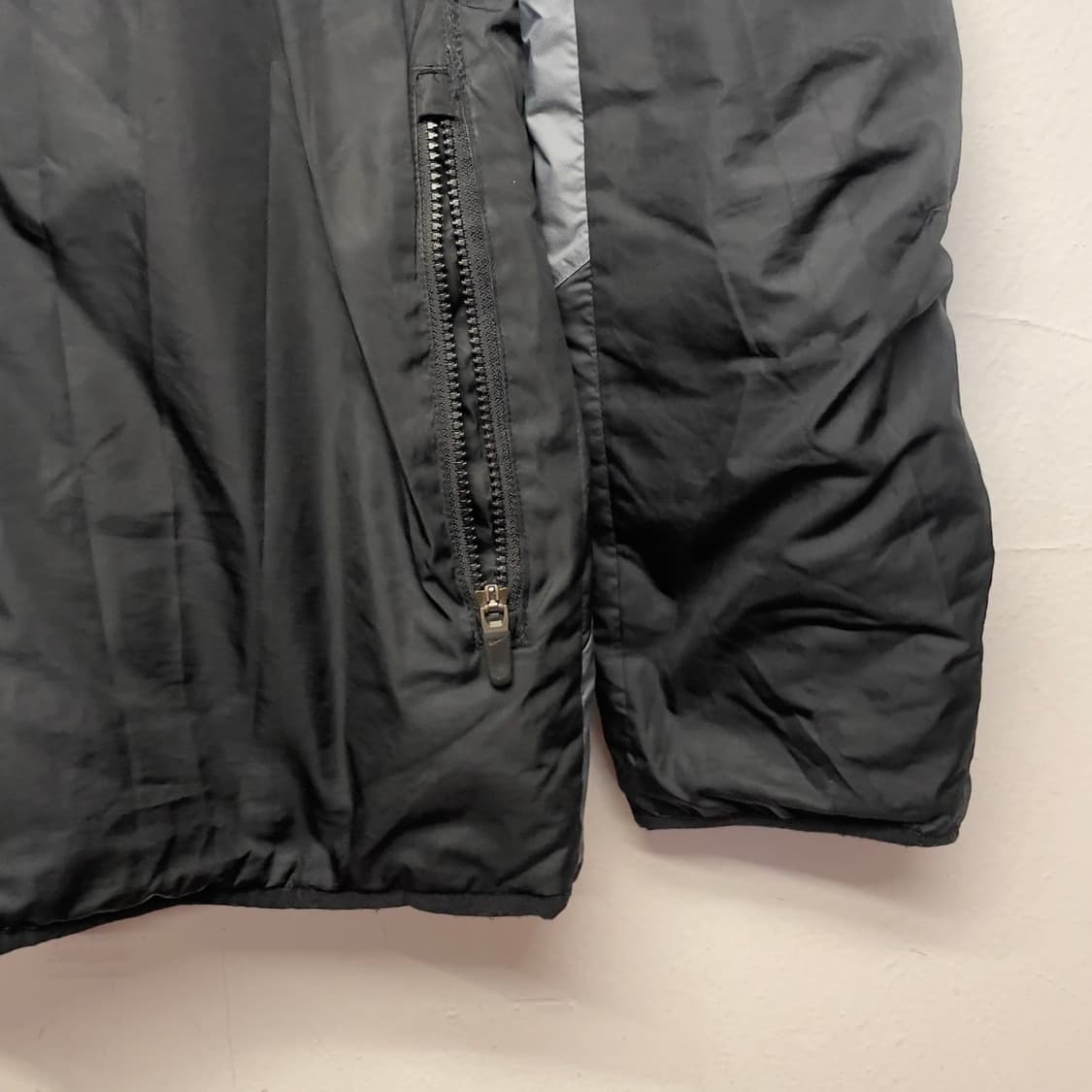 나이키 자수로고 블랙 패딩 자켓  상품이미지4