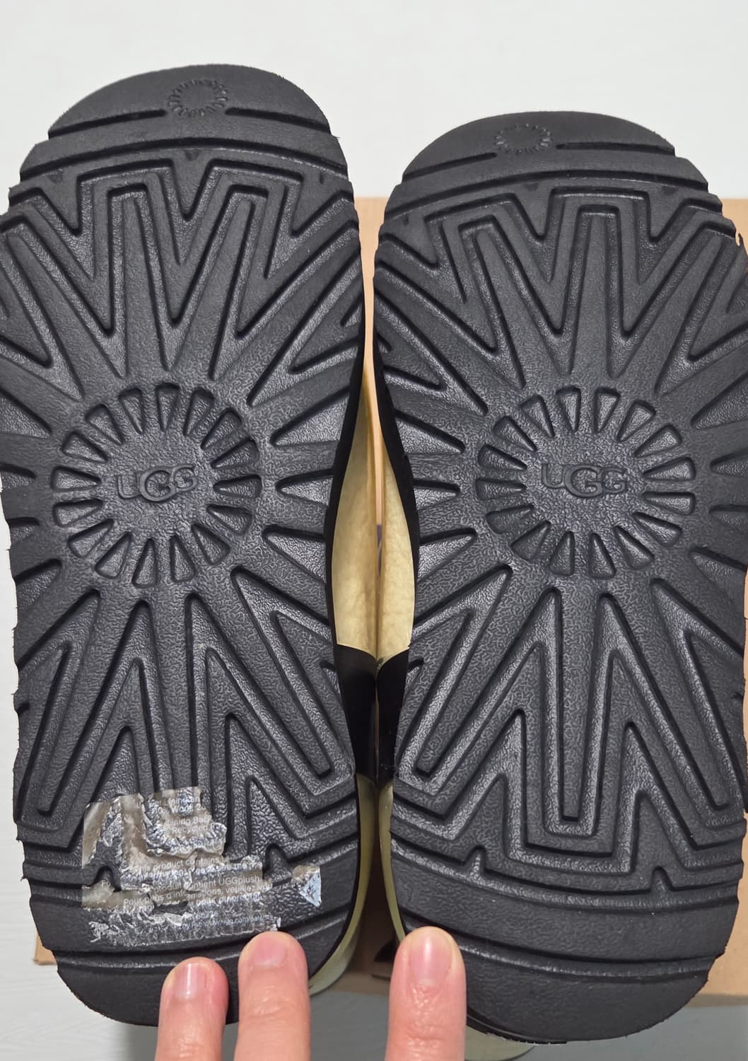 UGG 어그 클리어 미니 부츠 240사이즈 (usa8,eu39)
택포 상품이미지5