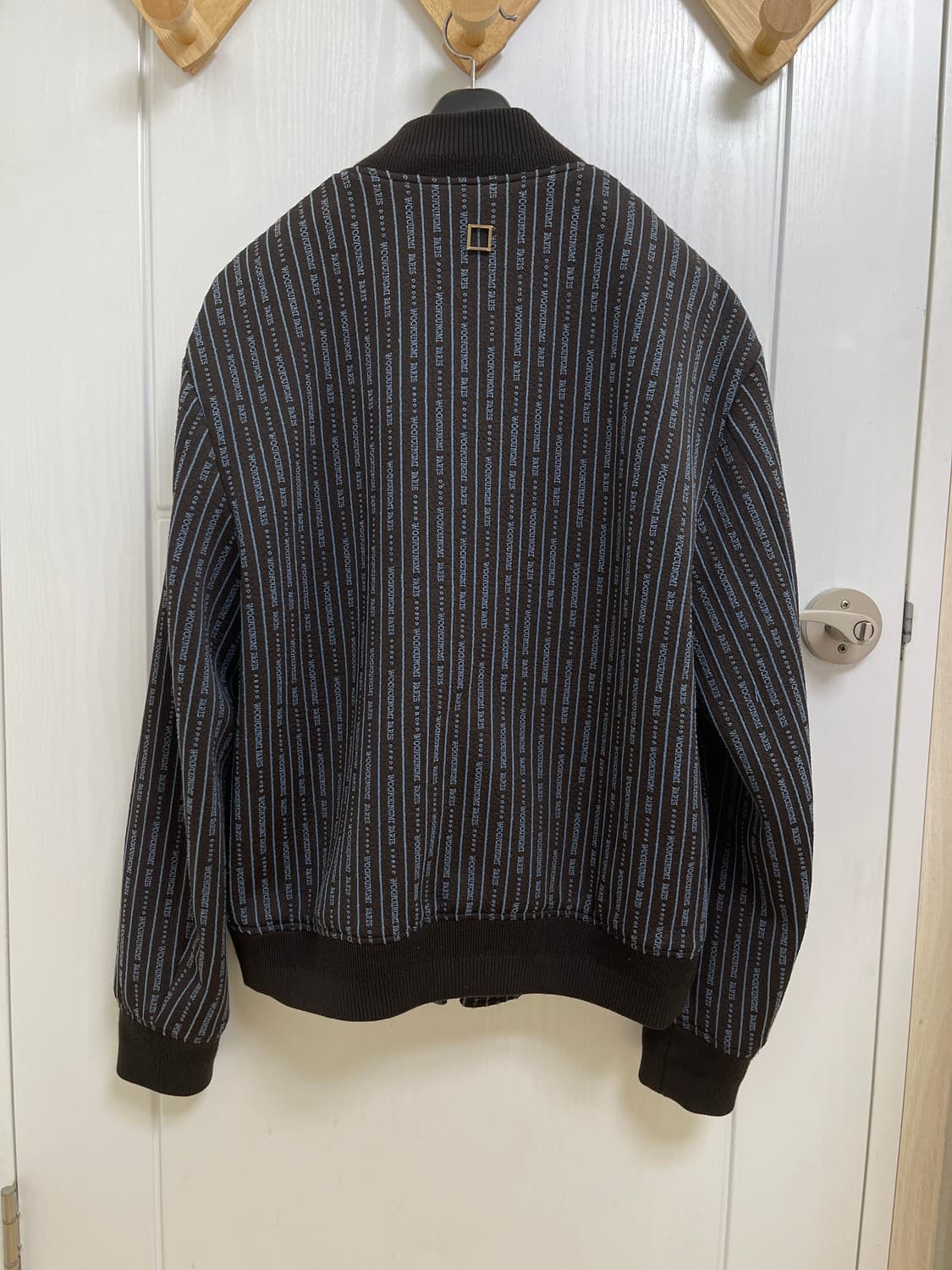 우영미 올오버 스트라이프 봄버 자켓 50사이즈 상품이미지2