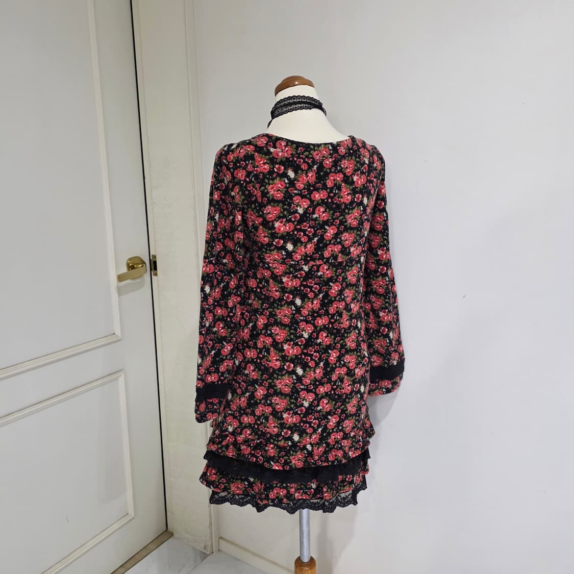 블랙로즈st 레이스리본캉캉 플라워 프릴니트원피스 상품이미지4