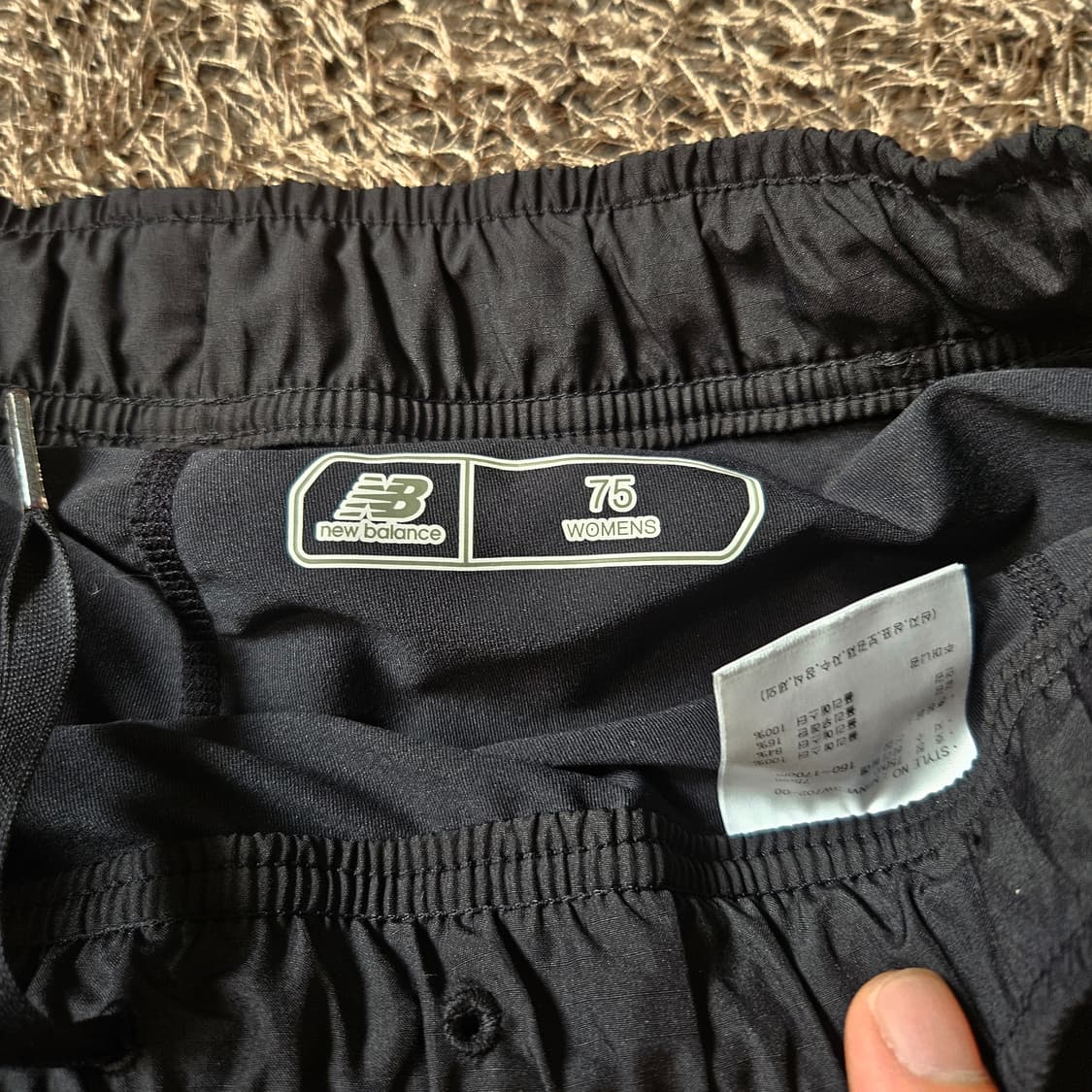 뉴발란스 24ss 스포티 나일론 러닝 3부 쇼츠 M size 상품이미지5