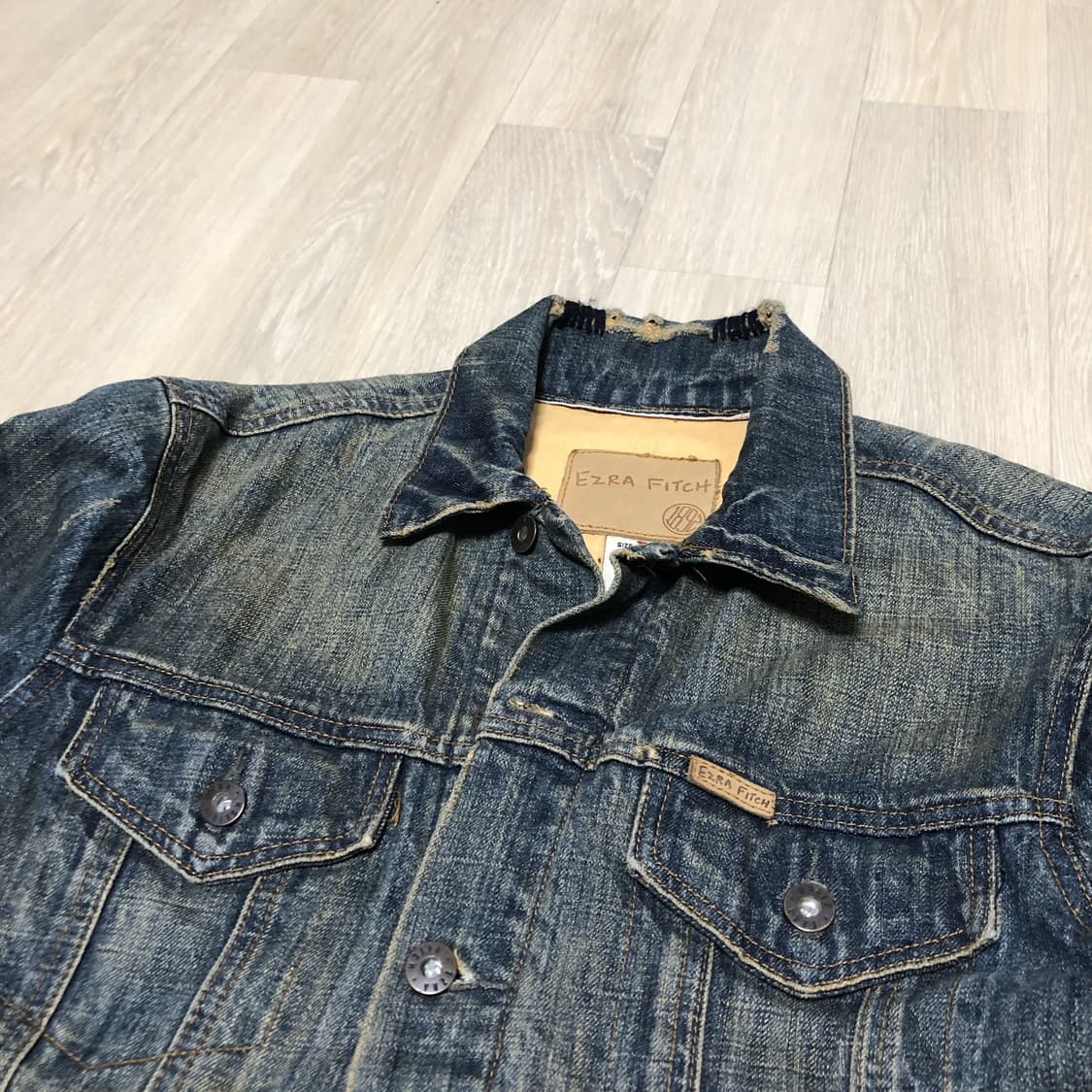 (L) 아베크롬비 에즈라피치 EZRA FITCH 하드 워싱 데님 청자켓 상품이미지3
