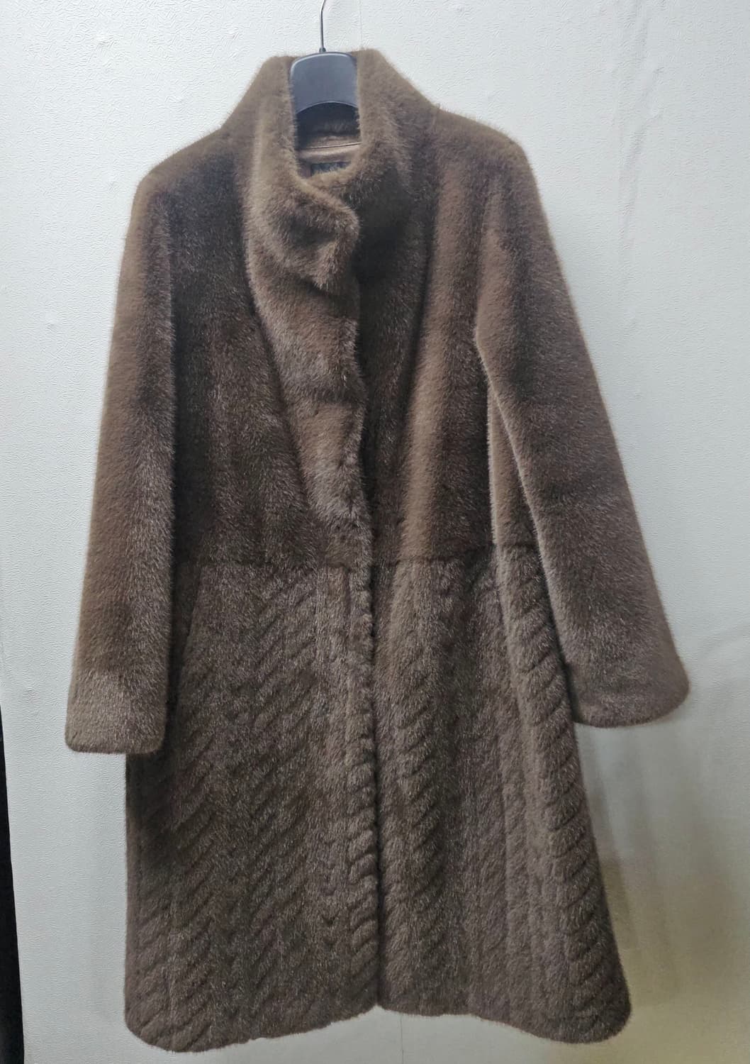chowoosen  브라운 인조 밍크 롱코트  55 실측가단52 상품이미지1