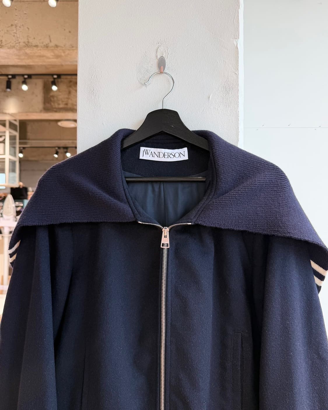 jw앤더슨 네이비 케이프 니트 집업  상품이미지3